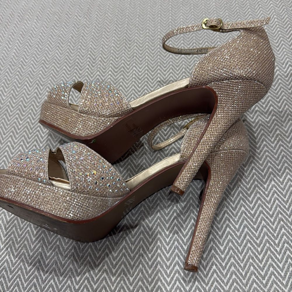 Touch Ups Shelby Champagne Shimmer Jeweled Heels Size 9 - Picture 6 of 6